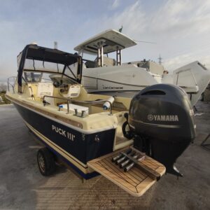 Barca cabinata 6.50 con motore Yamaha 150 4t 2020