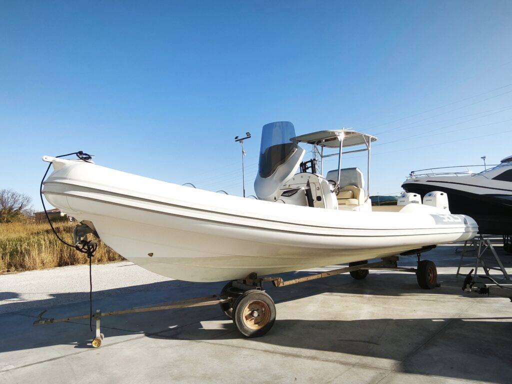 Sasc Strider 9 + 2x 200 Suzuki 4T 2018